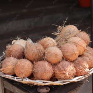 Peeled coconuts